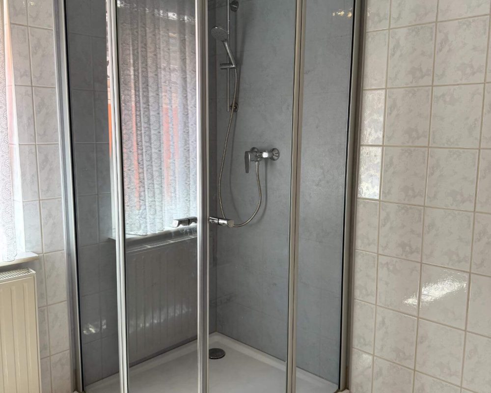 Barrierefreie Badsanierung im Landkreis Kusel – Teilbadsanierung mit Stil