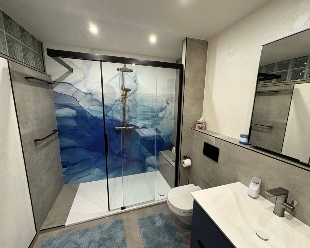 Traum in Blau – Komplettbadsanierung mit Walk-In-Dusche in Kaiserslautern 05